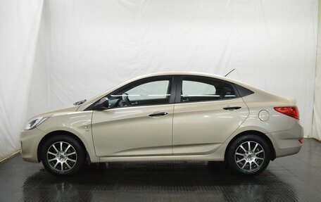 Hyundai Solaris II рестайлинг, 2011 год, 800 000 рублей, 8 фотография