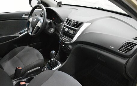 Hyundai Solaris II рестайлинг, 2011 год, 800 000 рублей, 12 фотография