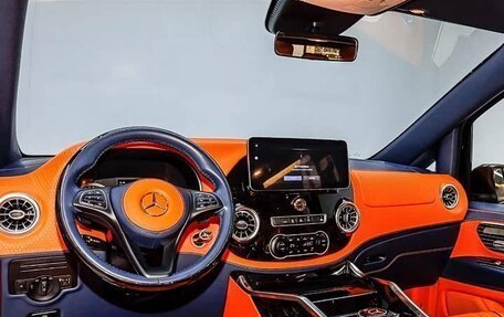 Mercedes-Benz Vito, 2022 год, 5 200 000 рублей, 14 фотография