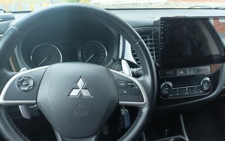 Mitsubishi Outlander III рестайлинг 3, 2013 год, 1 200 000 рублей, 8 фотография