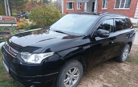Mitsubishi Outlander III рестайлинг 3, 2013 год, 1 200 000 рублей, 6 фотография