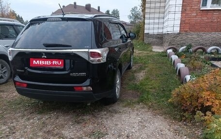 Mitsubishi Outlander III рестайлинг 3, 2013 год, 1 200 000 рублей, 4 фотография