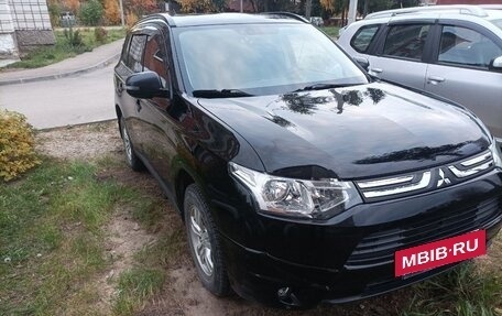 Mitsubishi Outlander III рестайлинг 3, 2013 год, 1 200 000 рублей, 3 фотография