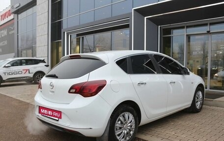 Opel Astra J, 2013 год, 690 000 рублей, 6 фотография