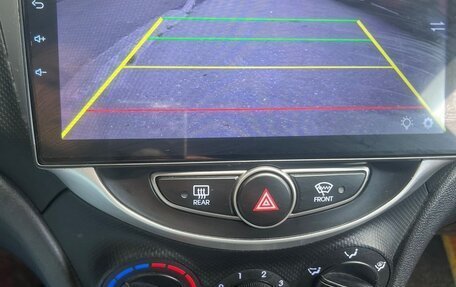 Hyundai Solaris II рестайлинг, 2015 год, 970 000 рублей, 9 фотография