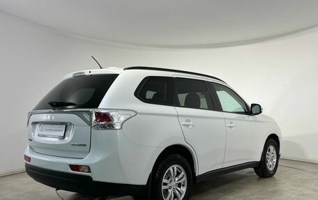 Mitsubishi Outlander III рестайлинг 3, 2013 год, 1 350 000 рублей, 4 фотография