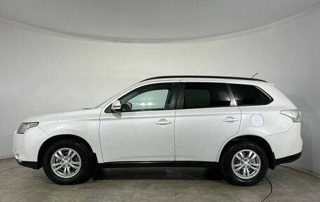Mitsubishi Outlander III рестайлинг 3, 2013 год, 1 350 000 рублей, 2 фотография