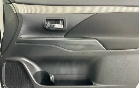 Mitsubishi Outlander III рестайлинг 3, 2013 год, 1 350 000 рублей, 19 фотография