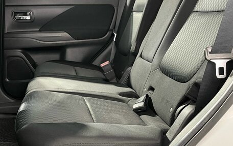 Mitsubishi Outlander III рестайлинг 3, 2013 год, 1 350 000 рублей, 16 фотография