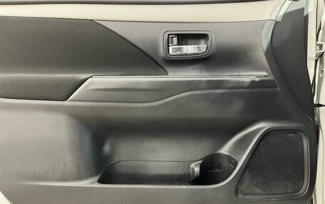 Mitsubishi Outlander III рестайлинг 3, 2013 год, 1 350 000 рублей, 18 фотография