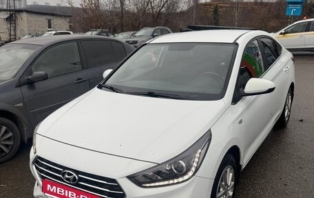 Hyundai Solaris II рестайлинг, 2018 год, 1 500 000 рублей, 1 фотография