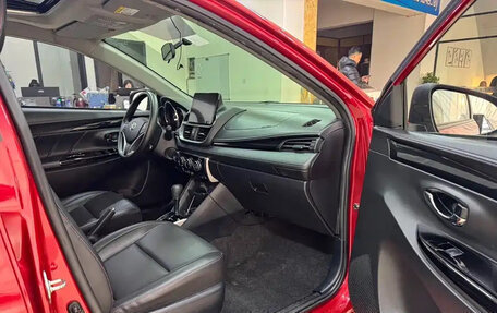 Toyota Yaris XP150 рестайлинг, 2022 год, 915 000 рублей, 10 фотография