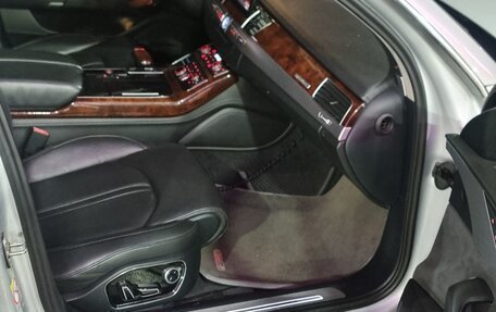 Audi A8, 2011 год, 1 050 000 рублей, 14 фотография