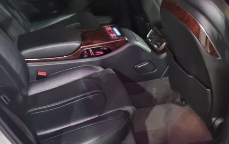 Audi A8, 2011 год, 1 050 000 рублей, 11 фотография