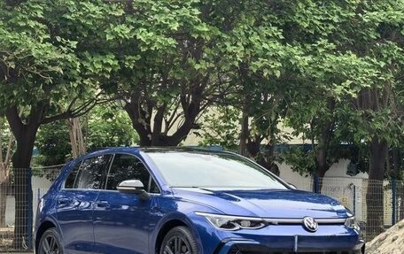 Volkswagen Golf VIII, 2022 год, 2 000 000 рублей, 2 фотография