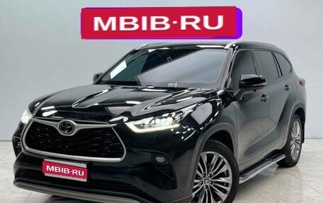Toyota Highlander, 2024 год, 4 715 000 рублей, 1 фотография