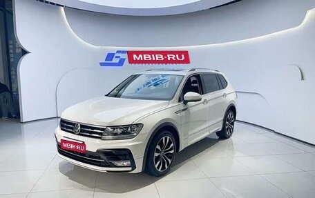 Volkswagen Tiguan II, 2021 год, 3 471 000 рублей, 1 фотография