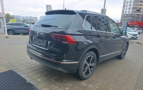 Volkswagen Tiguan II, 2019 год, 2 690 000 рублей, 5 фотография