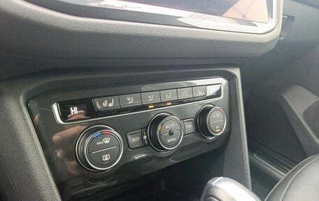 Volkswagen Tiguan II, 2019 год, 2 690 000 рублей, 17 фотография