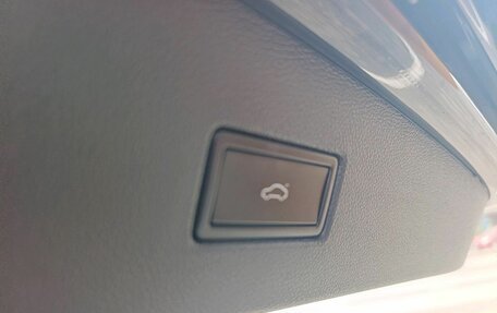 Volkswagen Tiguan II, 2019 год, 2 690 000 рублей, 30 фотография