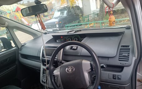 Toyota Voxy II, 2008 год, 1 150 000 рублей, 5 фотография