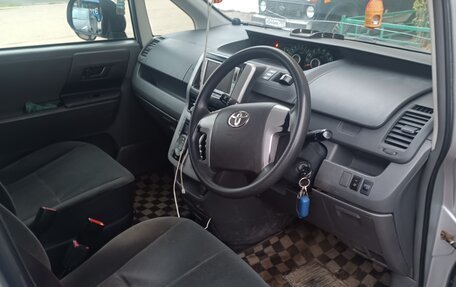 Toyota Voxy II, 2008 год, 1 150 000 рублей, 6 фотография