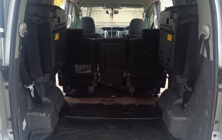 Toyota Voxy II, 2008 год, 1 150 000 рублей, 8 фотография