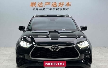 Toyota Highlander, 2024 год, 4 715 000 рублей, 2 фотография