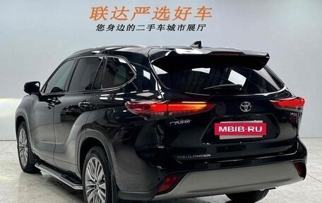 Toyota Highlander, 2024 год, 4 715 000 рублей, 4 фотография