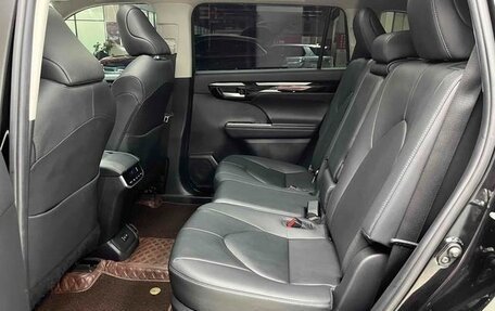 Toyota Highlander, 2024 год, 4 715 000 рублей, 13 фотография