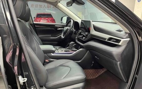 Toyota Highlander, 2024 год, 4 715 000 рублей, 12 фотография