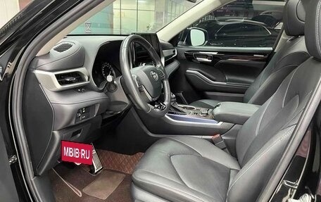 Toyota Highlander, 2024 год, 4 715 000 рублей, 11 фотография