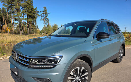 Volkswagen Tiguan II, 2019 год, 2 240 000 рублей, 2 фотография