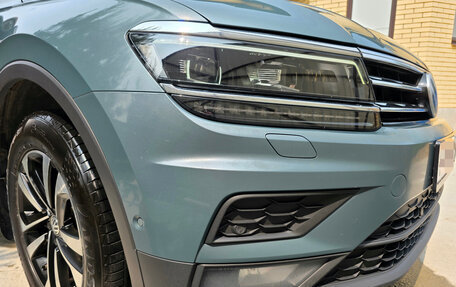 Volkswagen Tiguan II, 2019 год, 2 240 000 рублей, 19 фотография