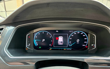 Volkswagen Tiguan II, 2019 год, 2 240 000 рублей, 20 фотография