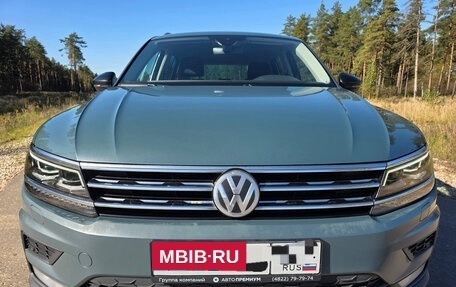 Volkswagen Tiguan II, 2019 год, 2 240 000 рублей, 12 фотография