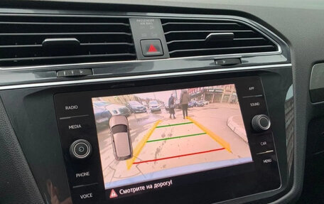 Volkswagen Tiguan II, 2019 год, 2 240 000 рублей, 23 фотография