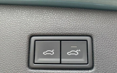 Volkswagen Tiguan II, 2019 год, 2 240 000 рублей, 37 фотография