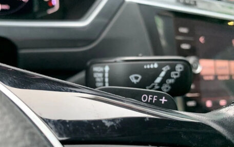 Volkswagen Tiguan II, 2019 год, 2 240 000 рублей, 40 фотография