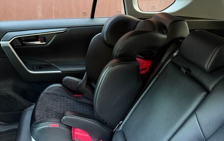 Toyota RAV4, 2021 год, 3 650 000 рублей, 5 фотография