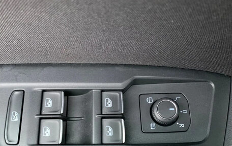 Volkswagen Tiguan II, 2019 год, 2 240 000 рублей, 39 фотография