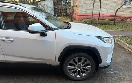 Toyota RAV4, 2021 год, 3 650 000 рублей, 8 фотография
