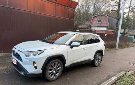 Toyota RAV4, 2021 год, 3 650 000 рублей, 14 фотография