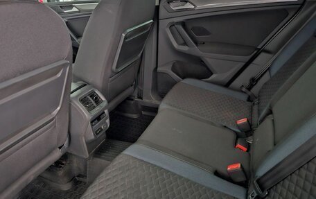 Volkswagen Tiguan II, 2019 год, 2 890 000 рублей, 10 фотография