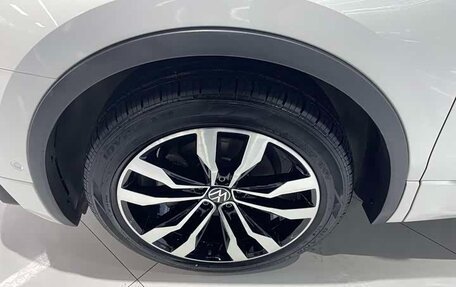 Volkswagen Tiguan II, 2021 год, 3 471 000 рублей, 10 фотография