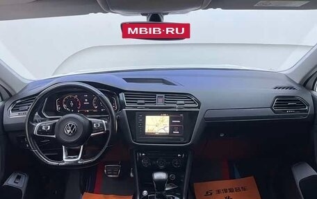 Volkswagen Tiguan II, 2021 год, 3 471 000 рублей, 6 фотография