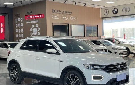 Volkswagen T-Roc I, 2022 год, 1 679 000 рублей, 5 фотография