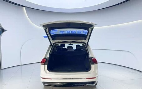 Volkswagen Tiguan II, 2021 год, 3 471 000 рублей, 13 фотография