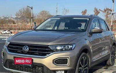 Volkswagen T-Roc I, 2021 год, 1 690 000 рублей, 1 фотография