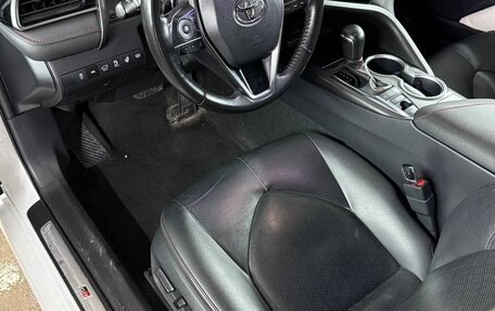 Toyota Camry, 2021 год, 4 000 000 рублей, 15 фотография